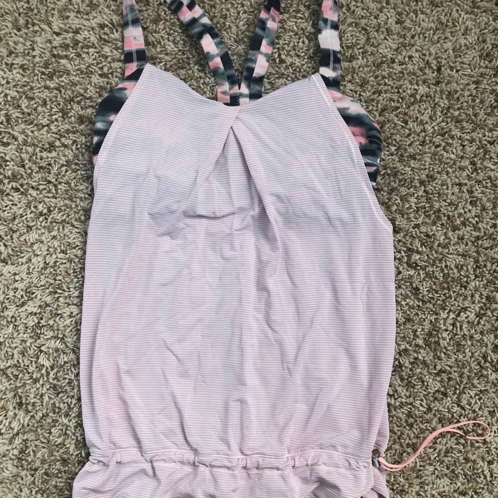 Lululemon workout top